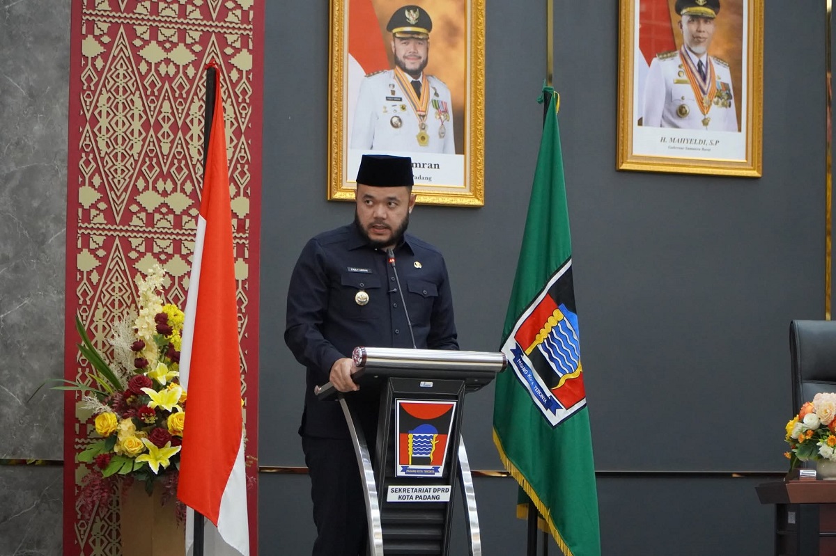 Perkuat Tata Kelola dan Budaya Lokal, Fadly Amran Sampaikan Nota Penjelasan Tiga Ranperda di DPRD Padang
