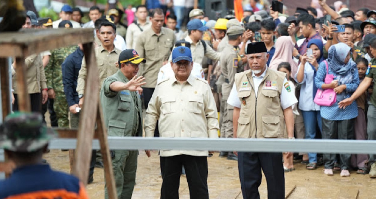 Presiden Prabowo Tinjau Lokasi Bencana Sumbar, Targetkan Hunian Sementara Rampung Satu Bulan