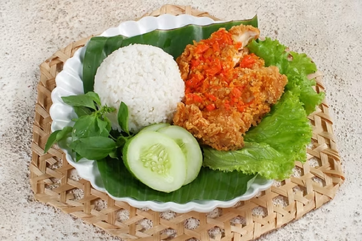 Cara Membuat Ayam Geprek yang Renyah dan Pedas, Cocok untuk Menu Harian