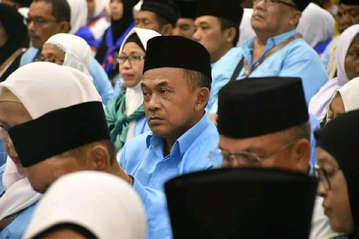 Dilepas ke Tanah Suci, Kadis Perkim Padang Haru Usai Menanti Haji 13 Tahun