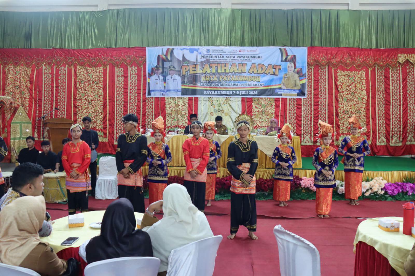 Pemko Payakumbuh Bekali Generasi Muda Jaga Peradaban Minangkabau Lewat Pelatihan Adat