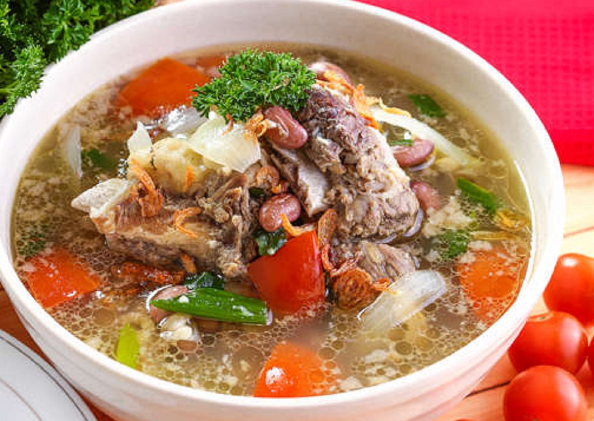 Cara Membuat Sop Iga Sapi Tanpa Presto: Rahasia Daging Cepat Lepas dari Tulang dan Kuah Kaldu Bening
