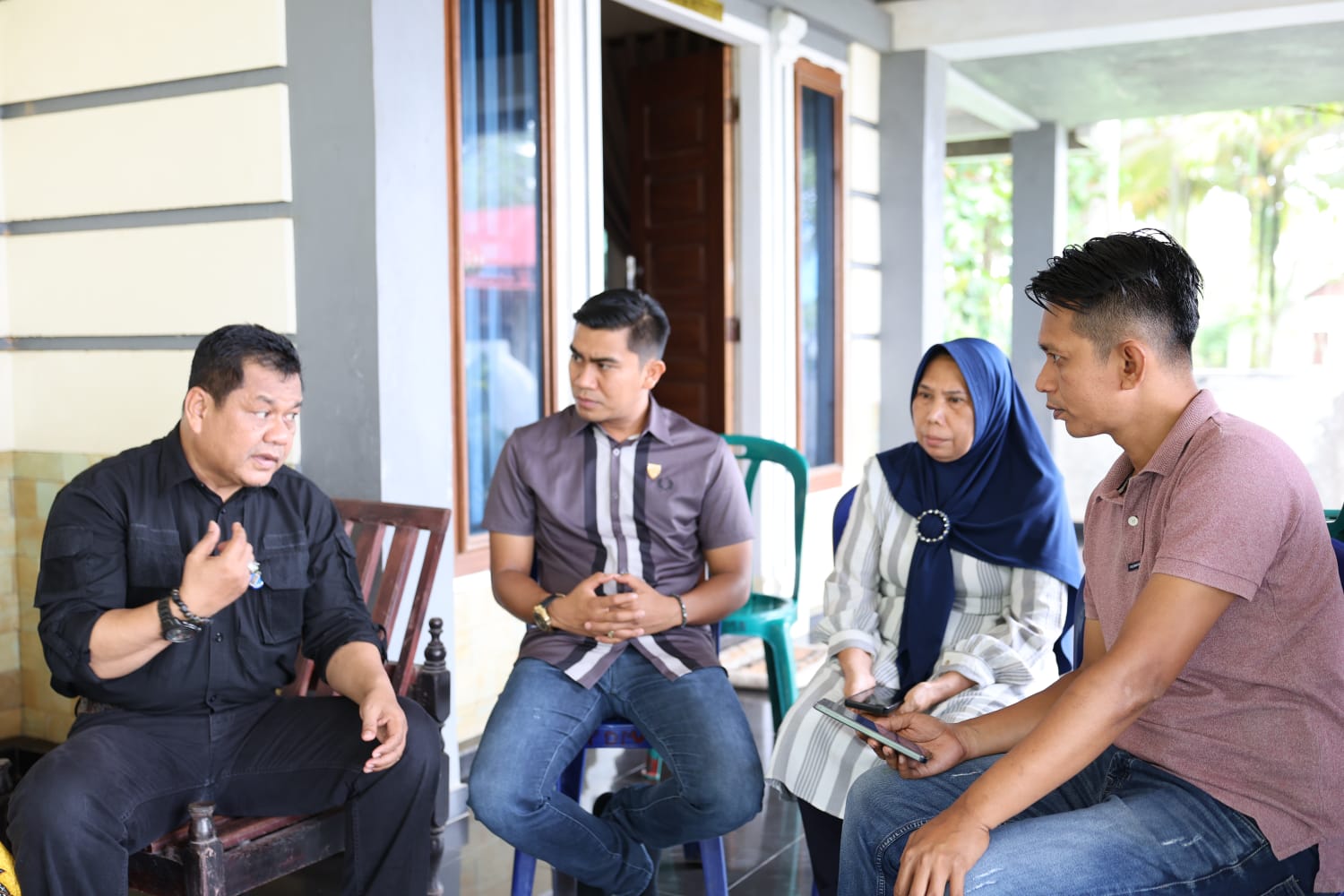Kawal Hak Warga Sipil, Anggota DPRD Pessel Teguh Dehalsa Sambangi Keluarga Korban Sengketa Lahan