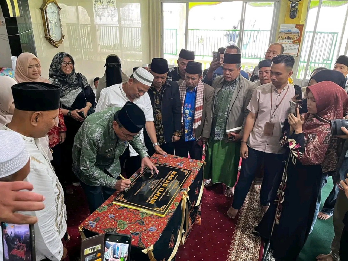 Resmikan Masjid Ilham Koto Lalang, Wawako Maigus Nasir Ajak Warga Budayakan Salat Berjamaah