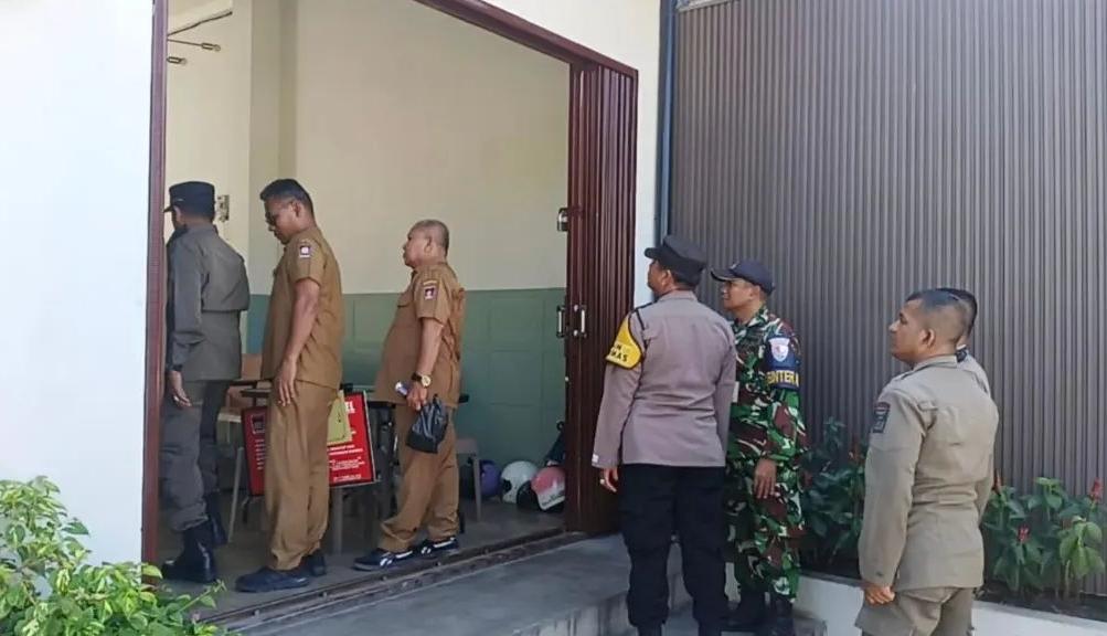 Langgar Aturan Bangunan, Kafe di Padang Utara Kena Segel