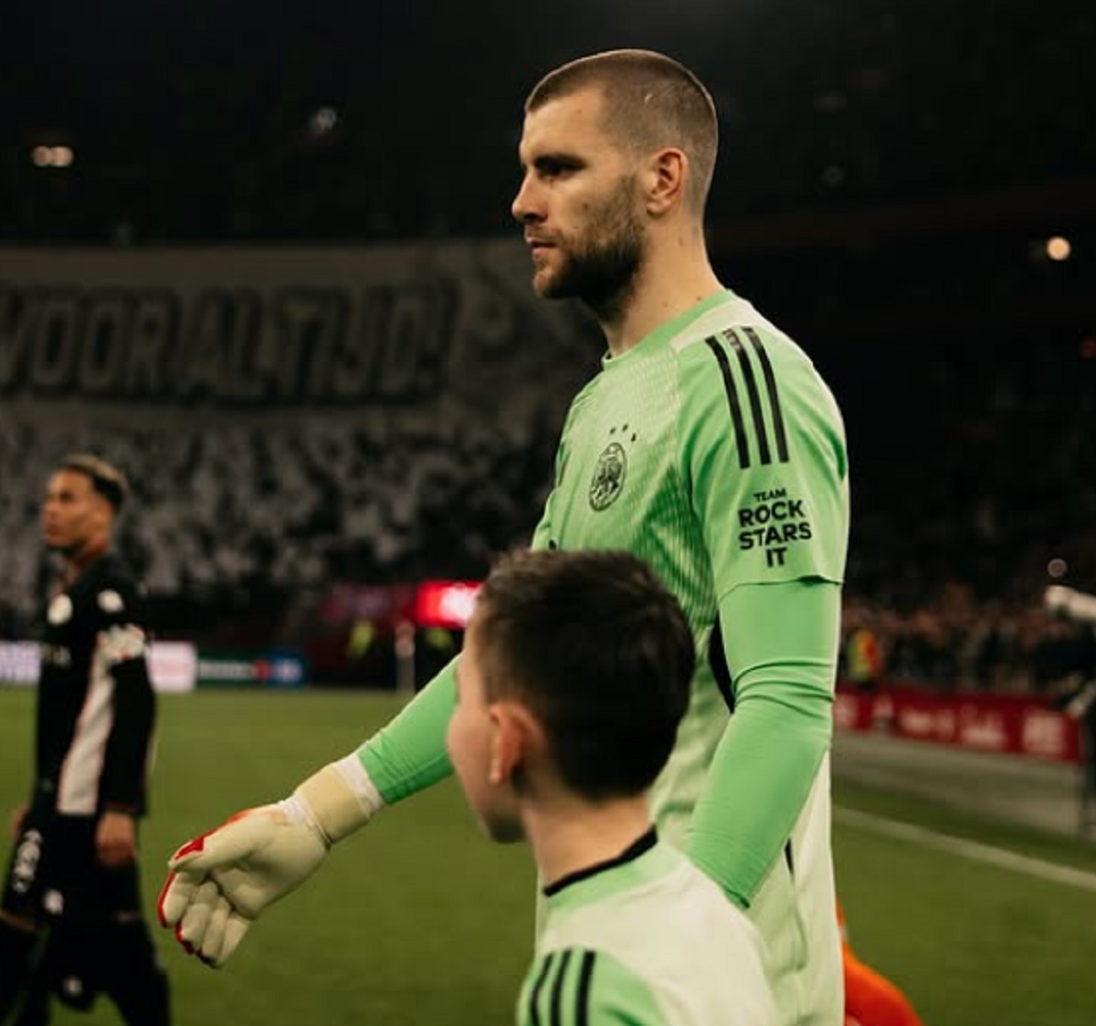 Maarten Paes Tak Puas Hasil Imbang, Tuntut Ajax Lebih Tegas di Kotak Penalti