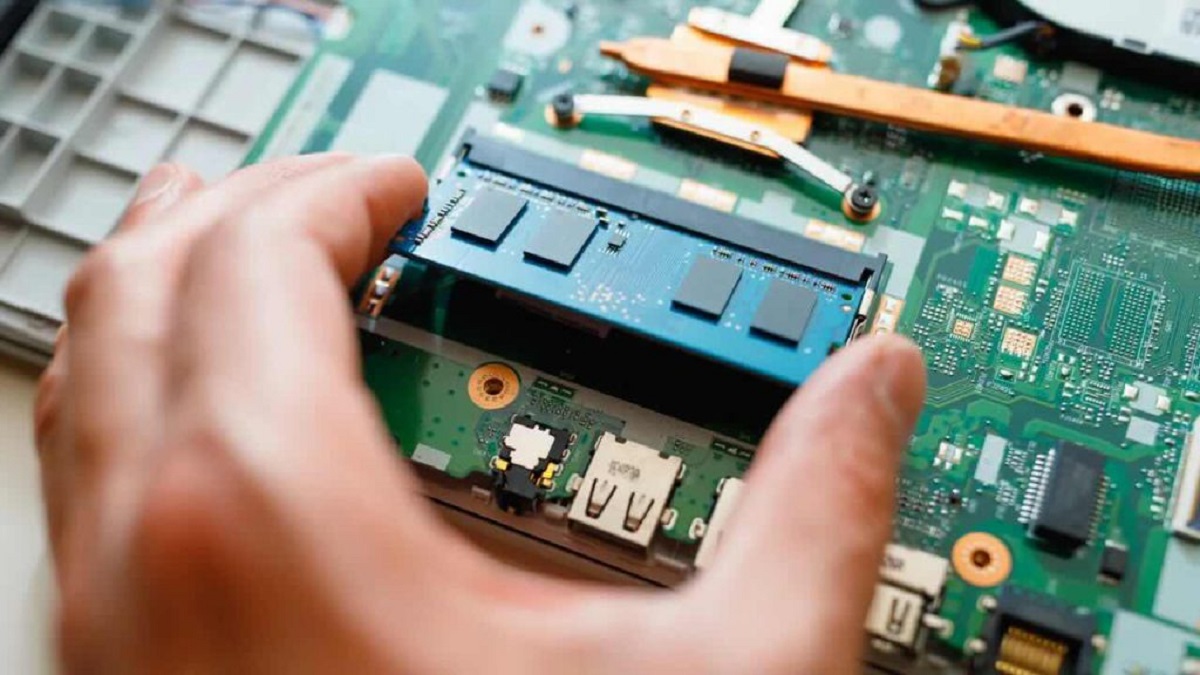 Tips Berburu Laptop Bekas Berkualitas, Hindari Penipuan dengan Langkah Ini