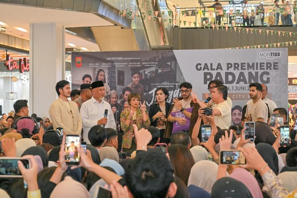 Film Jangan Buang Ibu Tayang Perdana di Padang, Mahyeldi Apresiasi Pesan Moral yang Diangkat