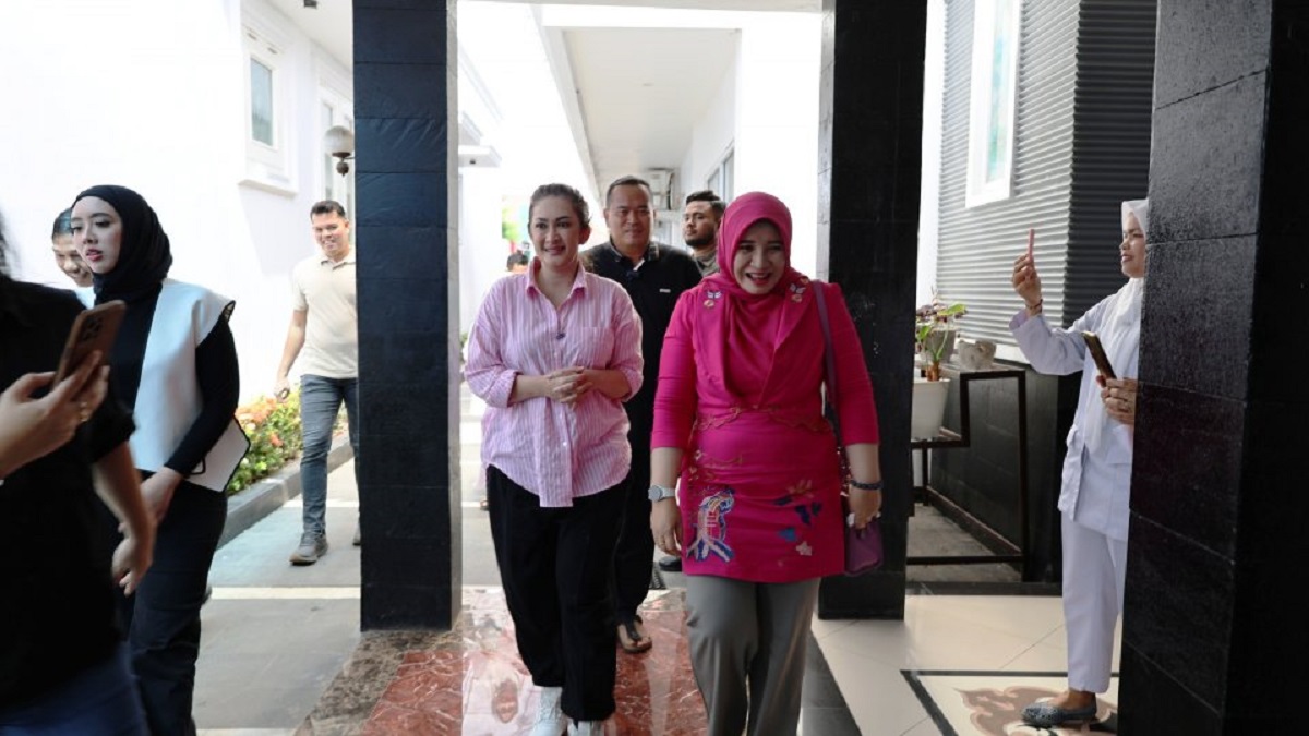 Wali Kota Yota Balad Terima Kunjungan Anggota DPR RI Nafa Urbach dan Cindy Monica