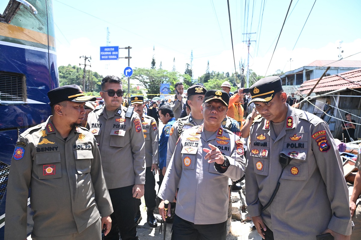 Kapolda Sumbar Tinjau Langsung Lokasi Kecelakaan Maut Bus ALS di Padang Panjang