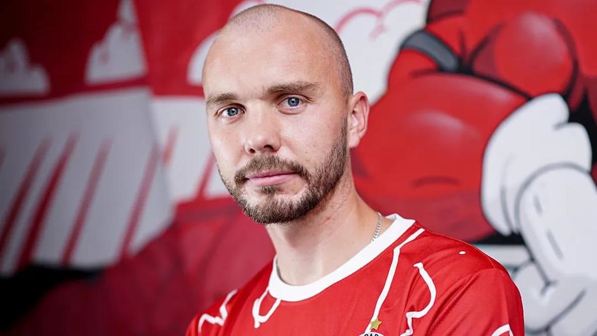Semen Padang Pastikan Tak Tunggak Gaji Mantan Pemain Manchester United