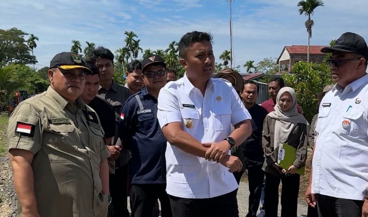 Wagub Sumbar Vasko Ruseimy Tegaskan Kualitas Pengaspalan Jalan di Padang Harus Sesuai Standar