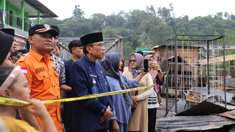 Kebakaran Limau Manis Padang Telan Kerugian Rp3 Miliar, Pemko Bantu 9 KK Terdampak