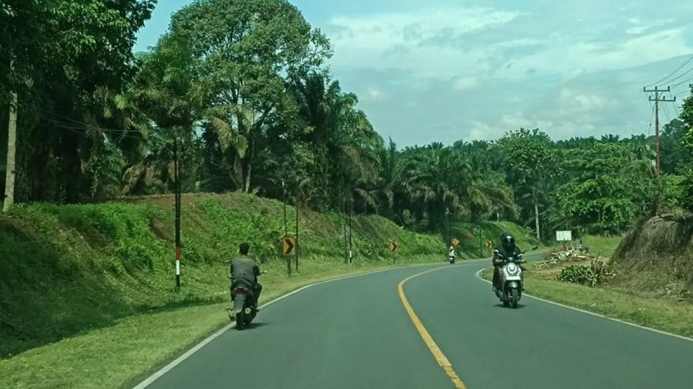 Manfaatkan Dana TKD, Pemkab Pasaman Barat Bangun 4 Paket Jalan Senilai Rp46,1 Miliar