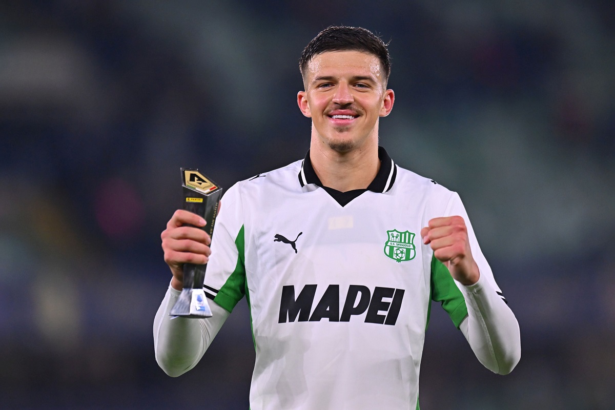 Leeds United Resmi Rekrut Bek Sassuolo Tarik Muharemovic