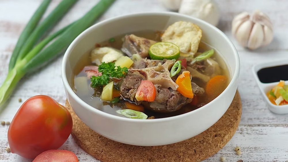 Cara Membuat Sop Buntut Istimewa yang Empuk dan Bebas Lemak