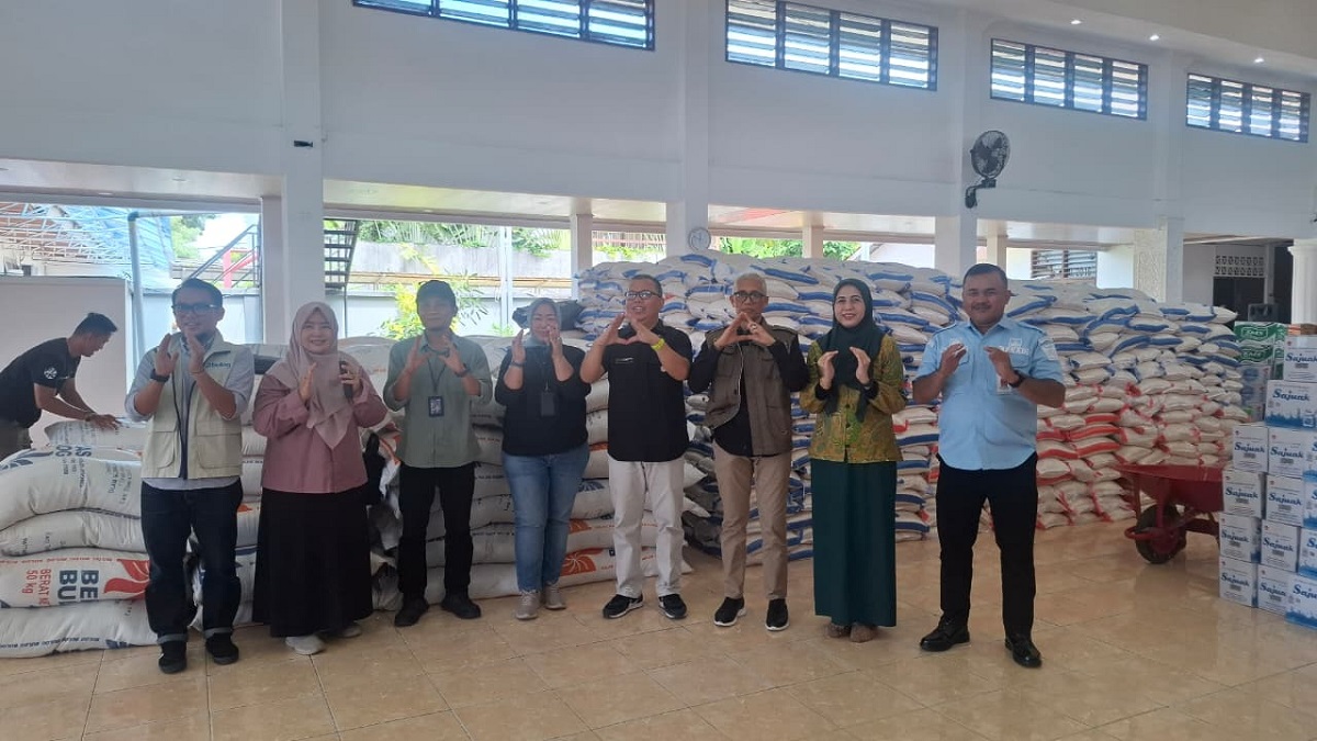 Bulog Sumbar Salurkan 269,5 Ton Beras Bantuan Bencana ke 7 Daerah Terdampak