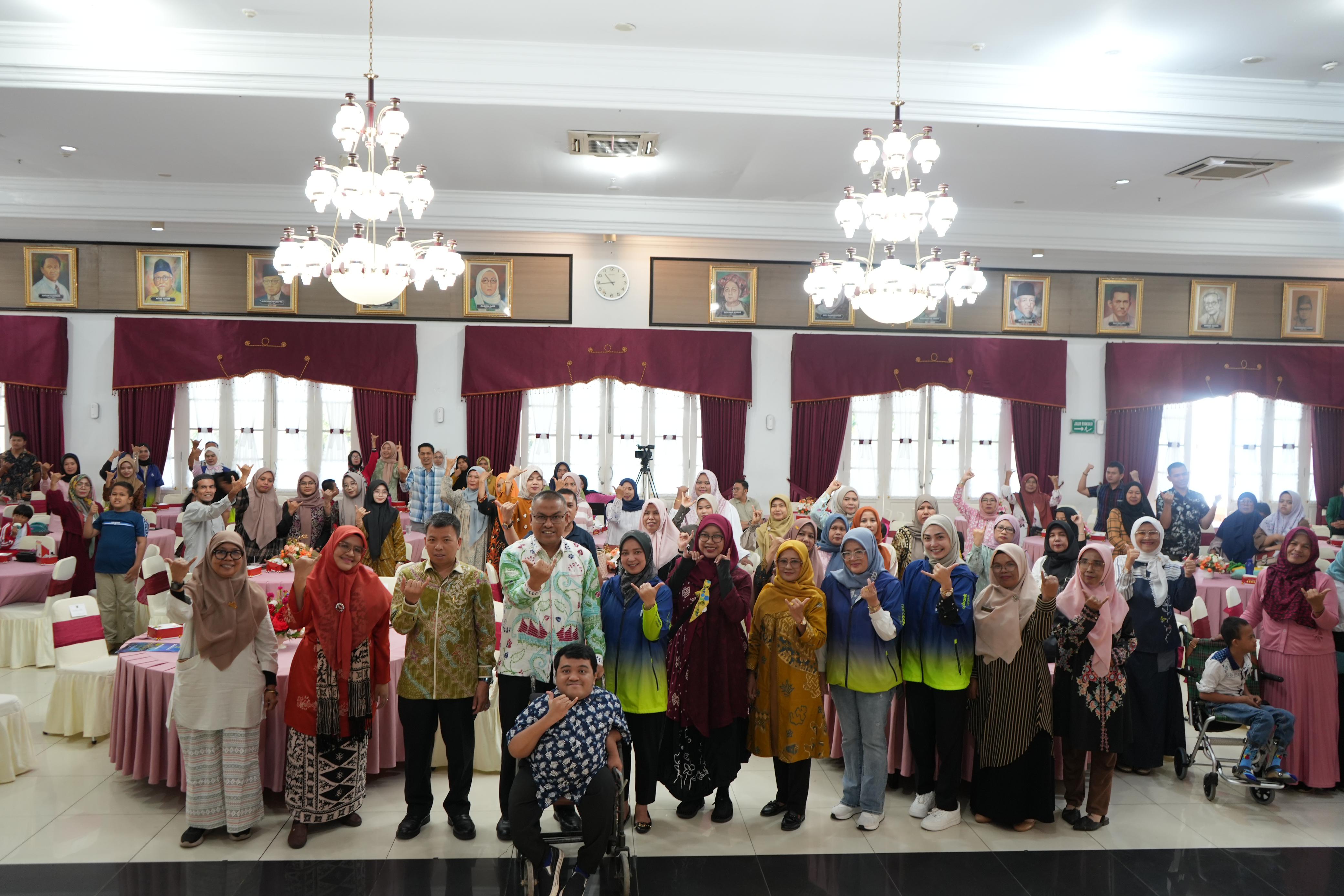 Seminar Parenting Pemprov Sumbar Angkat Tema Kreativitas Anak Berkebutuhan Khusus