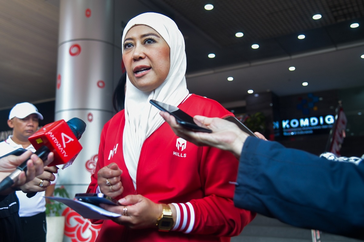 Menkomdigi Imbau Warga Tetap Tenang dan Waspada Hadapi Erupsi Gunung Anak Krakatau