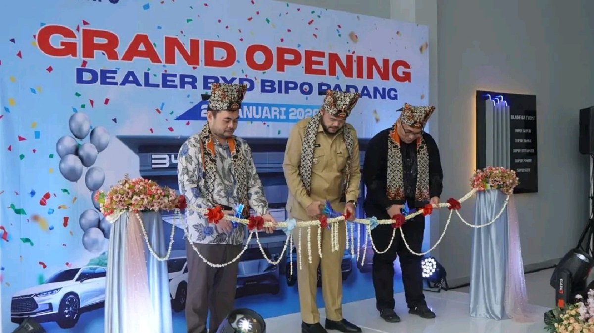 BYD BIPO Buka Gerai di Padang, Dorong Penggunaan Mobil Listrik di Sumatera Barat