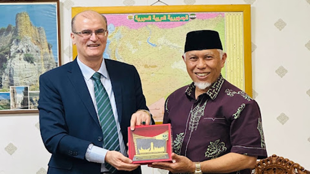 Gubernur Sumbar Bahas Peluang Kerja Sama Pendidikan dan Sister City dengan Dubes Suriah