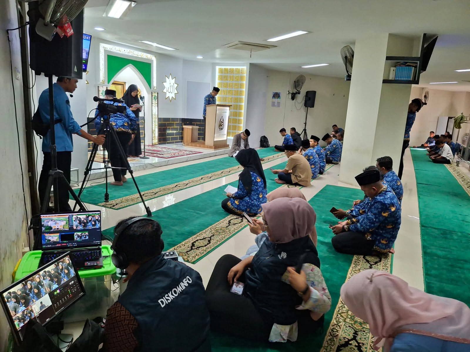 Hari Perdana WFH, ASN Pemko Padang Tetap Wajib Ikuti Wirid Mingguan Secara Daring