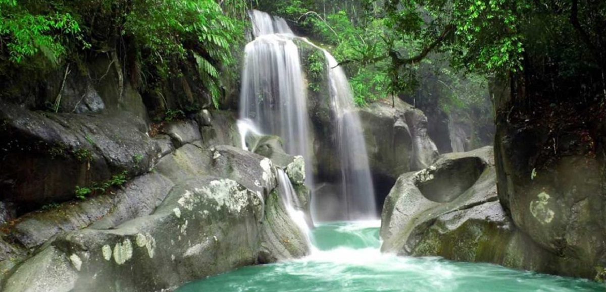 Wisata ke Air Terjun Nyarai Sumbar: Alamat, HTM, dan Aktivitas Seru