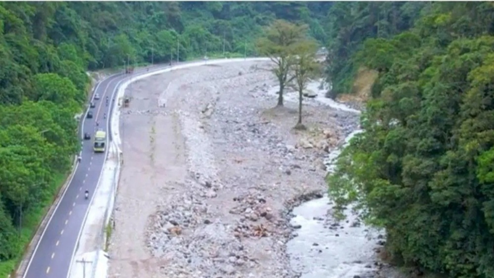 Jalur Lembah Anai Sumbar Tuntas Diperbaiki, Akses Padang–Bukittinggi Kini Kembali Aman dan Normal