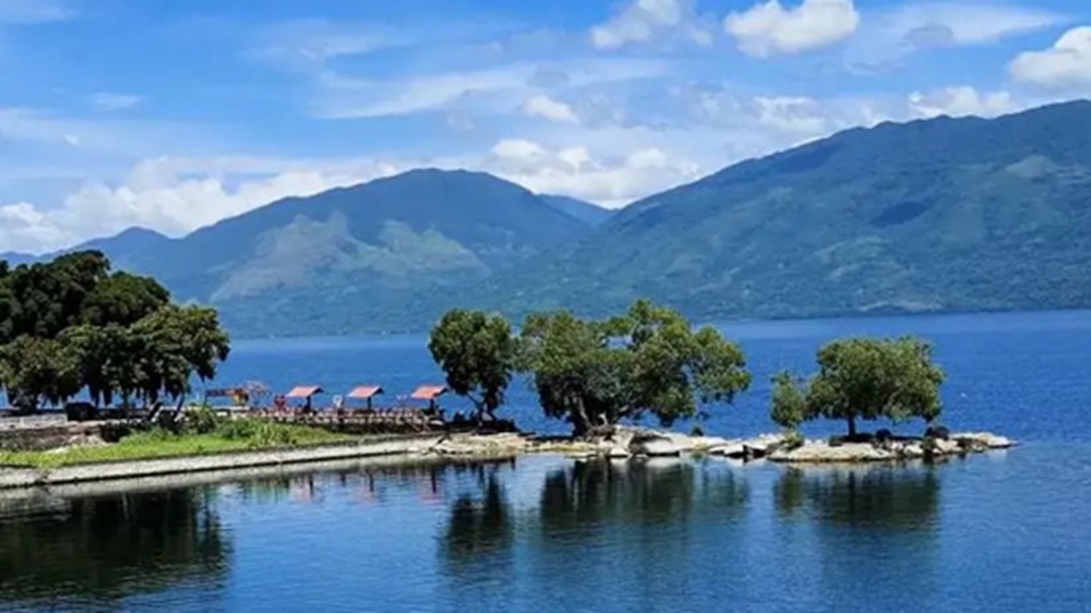 Pesona Danau Singkarak: Danau Tektonik Terbesar di Sumatera Barat 