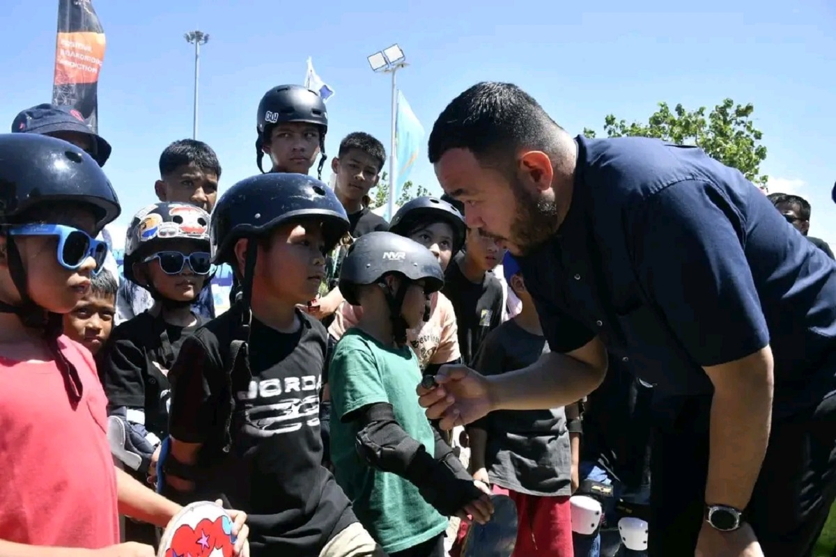 Wako Padang Fadly Amran Terpukau oleh Aksi Skaters Cilik di Event Padang Skateland 2025