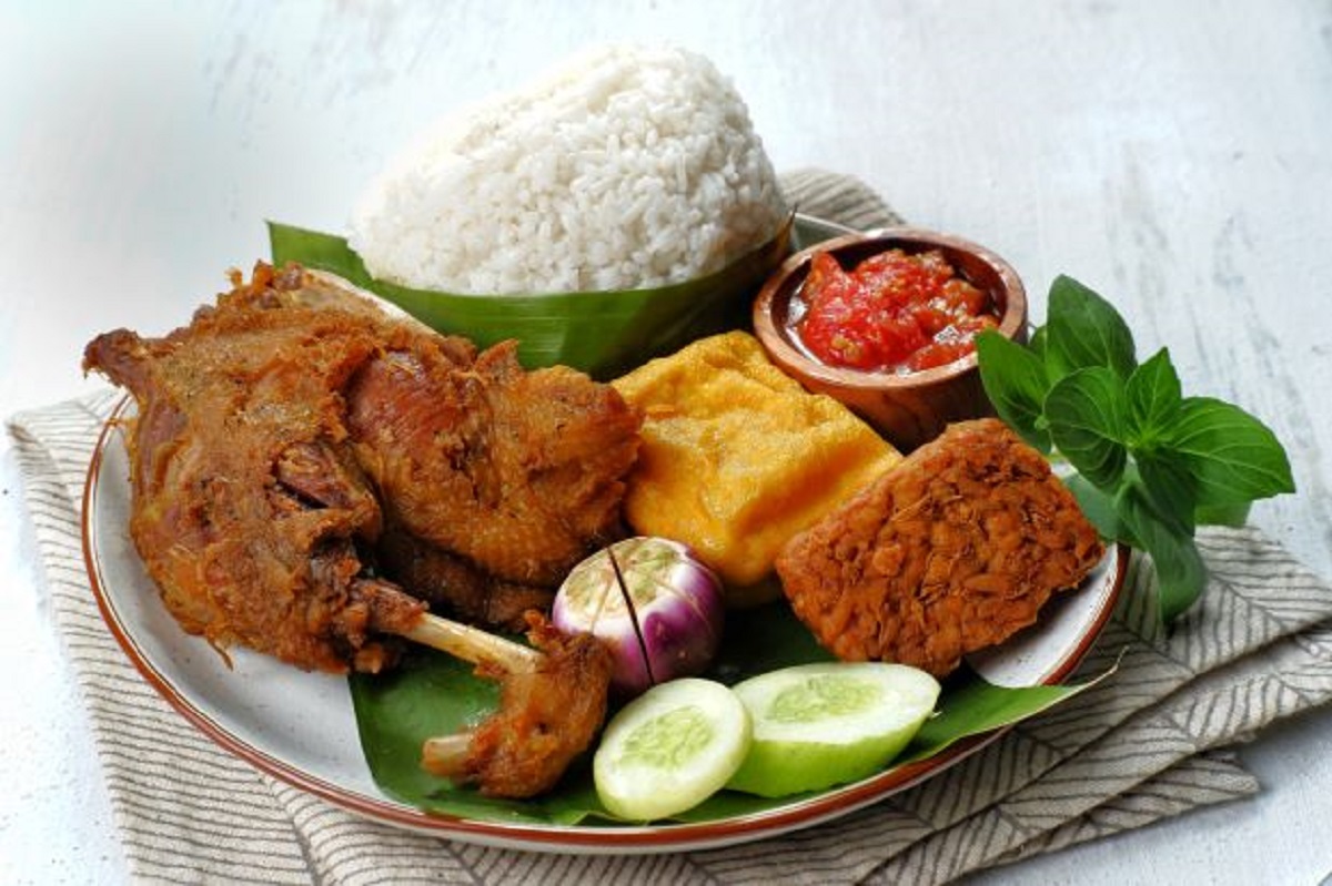 Resep Bebek Goreng Bumbu Khas Nusantara: Kulit Renyah, Daging Empuk hingga Ke Tulang