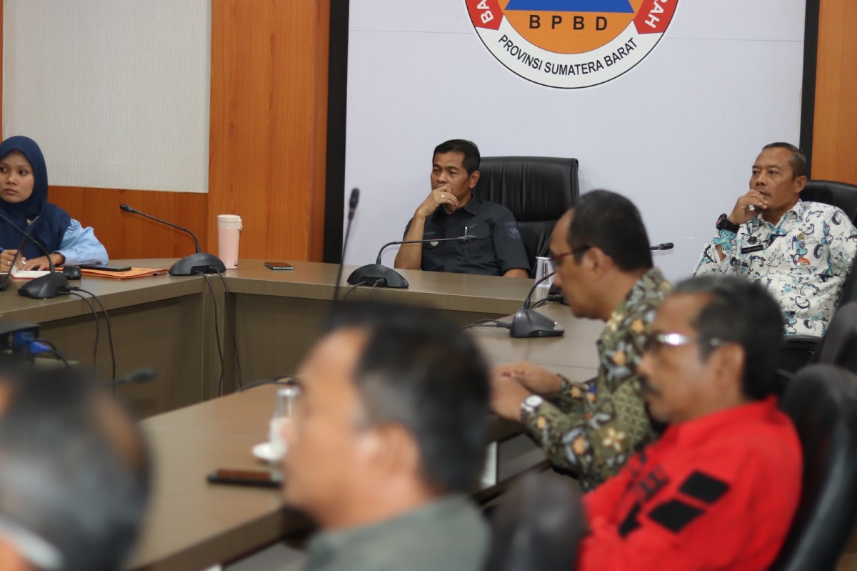 Sumbar Siapkan Operasi Modifikasi Cuaca untuk Tangani Karhutla 