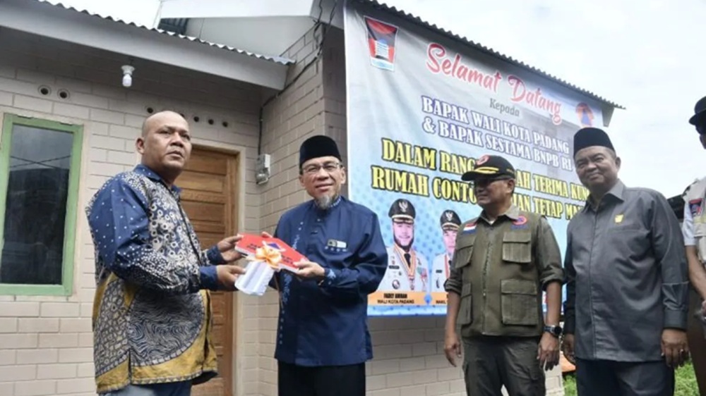 Huntap Kuranji Padang Resmi Diserahkan pada Korban Bencana