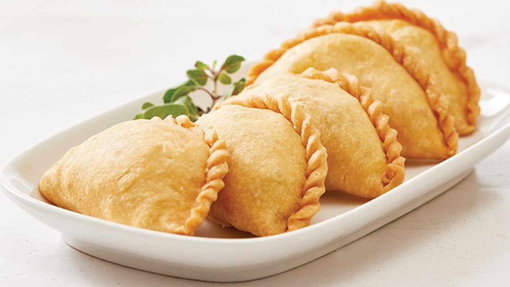 Ini Cara Membuat Pastel Isi Sayur yang Garingnya Tahan Lama