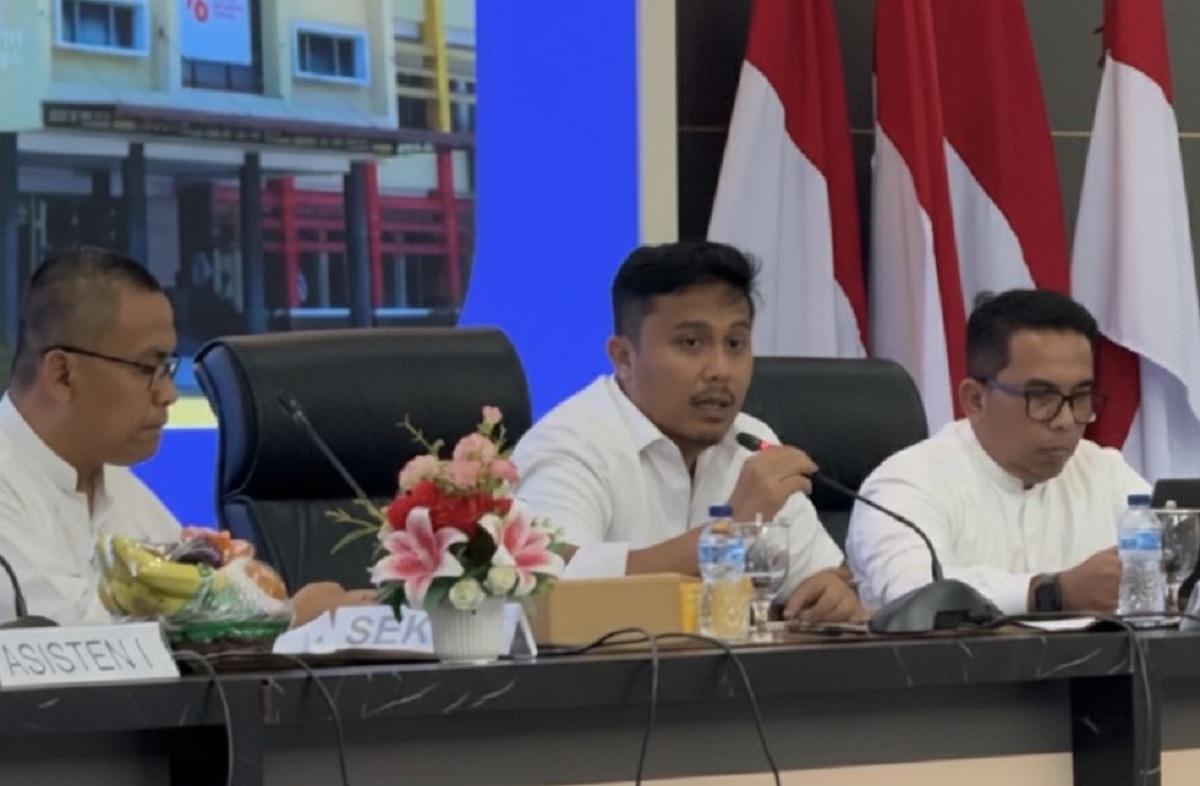 Wagub Sumbar Vasko Ruseimy Instruksikan Pemugaran Rumah Gadang yang Nyaris Ambruk