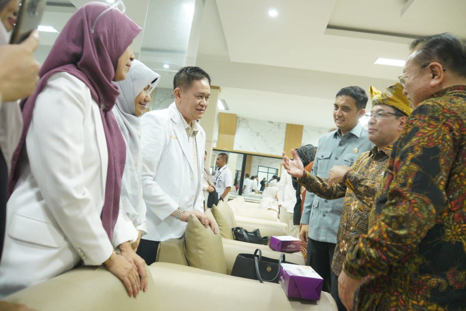 Kunjungi RSUD Padang Panjang, Wamenkes Tekankan SDM Kesehatan Berkualitas