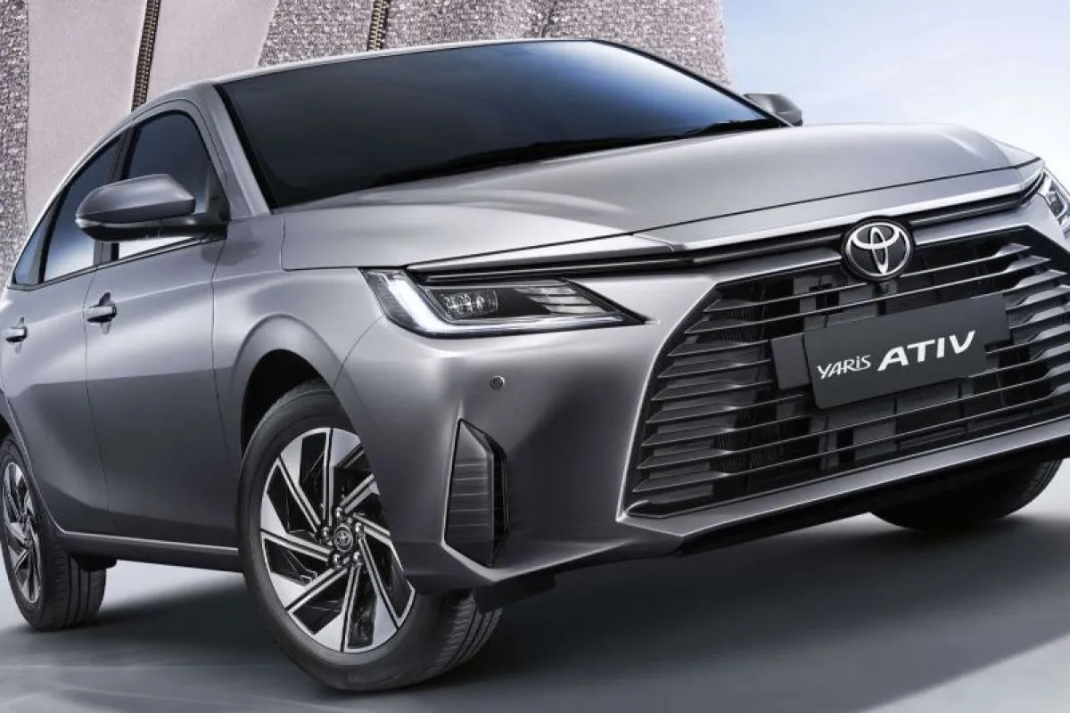 Toyota Yaris Ativ Hadir dengan Varian Hybrid dan GR Sport, Harga Mulai Rp360 Juta