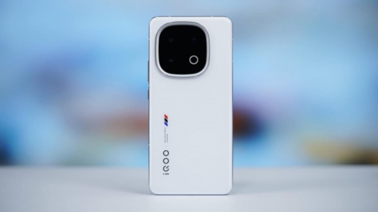 Bocoran iQOO 15 Ultra, Usung Pendingin Aktif Paling Ekstrem di Dunia Smartphone