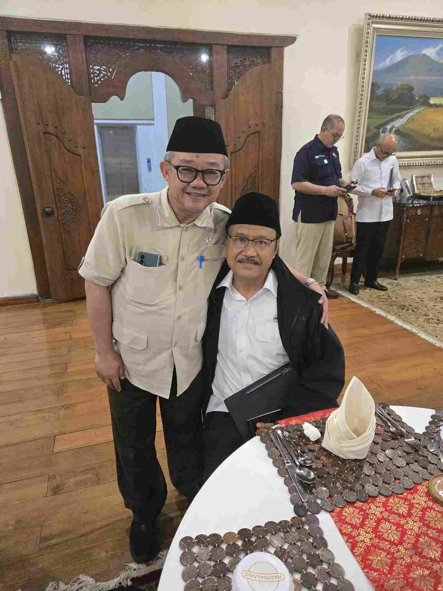 Sekjen PBNU Gus Ipul Beri Ucapan Khusus Lebaran ke Sekum Muhammadiyah Prof Mukti