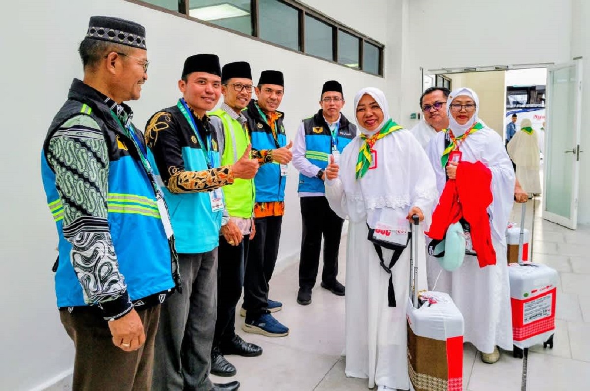 Kloter 14 Terbang ke Tanah Suci, Plh Kakanwil Minta Jemaah Jaga Niat dan Petugas Mengayomi
