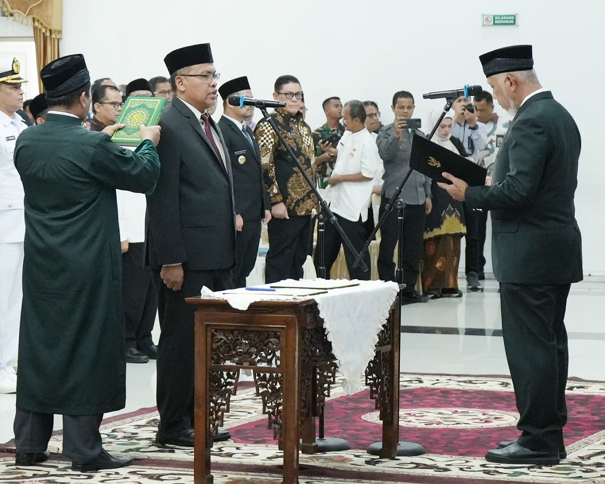 Gubernur Mahyeldi Lantik Arry Yuswandi sebagai Sekda Definitif Provinsi Sumbar