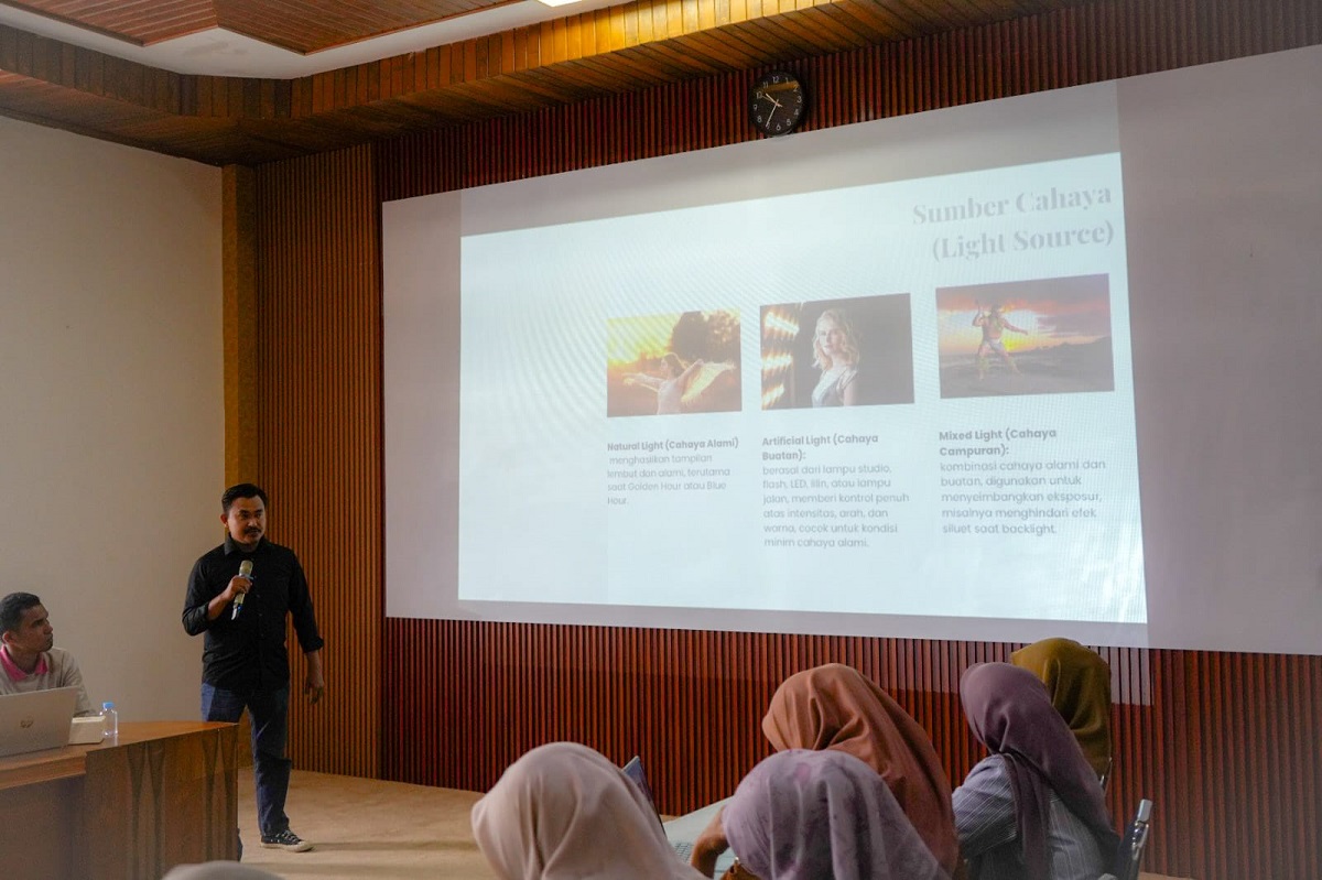 Workshop Digitalisasi UMKM Solok: Optimalisasi Foto Produk untuk Tingkatkan Daya Saing Ekonomi Nagari