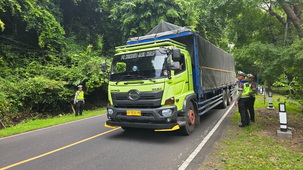 Menhub Prihatin Banyak Truk Tidak Patuh Pembatasan Operasional di Musim Mudik
