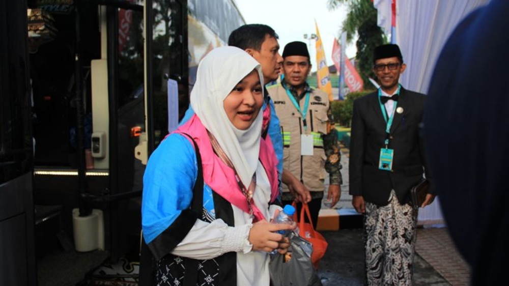 Jemaah Haji Termuda Asal Sumbar Berusia 15 Tahun Berangkat ke Tanah Suci
