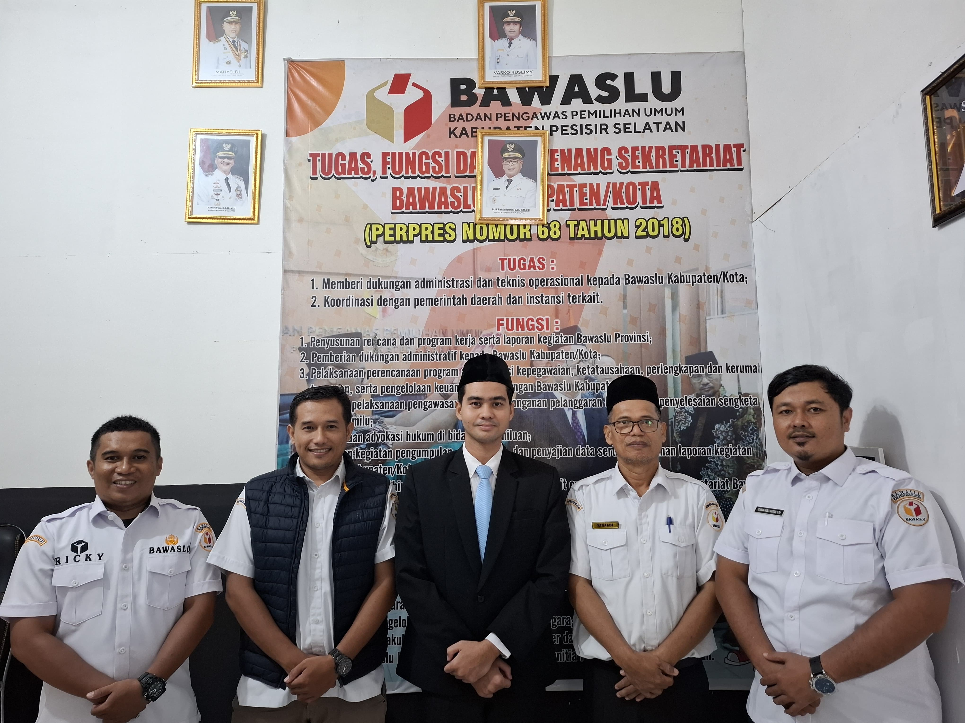 Bawaslu RI Lantik 2 Pejabat Struktural Bawaslu Pesisir Selatan