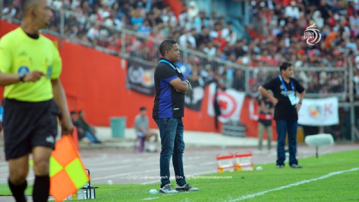 Pelatih Divaldo Alves Puji Semangat Juang Pemain Usai Hasil Imbang di Padang
