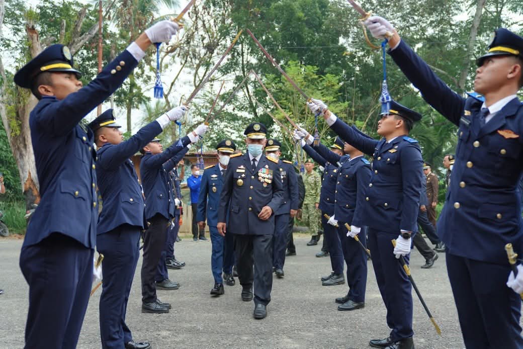 Inspektur Upacara Harhubnas 2026 di Solok, Mahyeldi Bacakan Pesan Menhub Dudy Purwagandhi