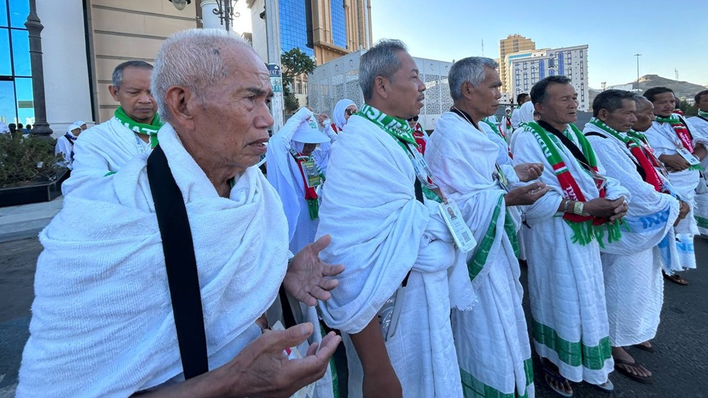 Keberangkatan Perdana Jamaah Umrah Sumbar: 393 Orang Diterbangkan ke Madinah 