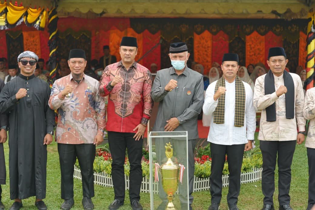 Buka MTQ Sijunjung, Mahyeldi Tekankan Pengamalan Nilai Al-Qur’an dalam Kehidupan