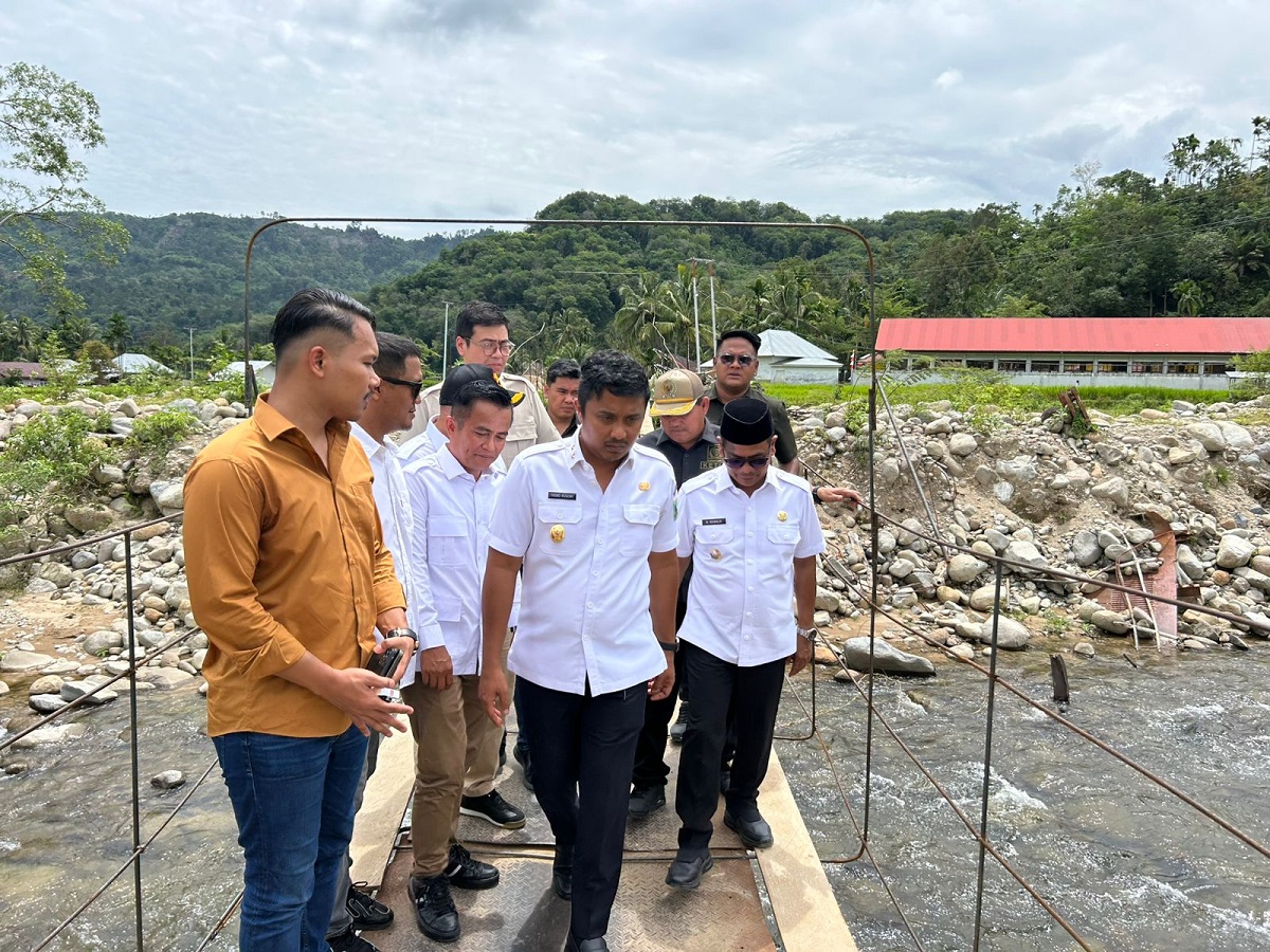 Wagub Vasko Pastikan Pembangunan Jembatan di Pesisir Selatan Jadi Prioritas